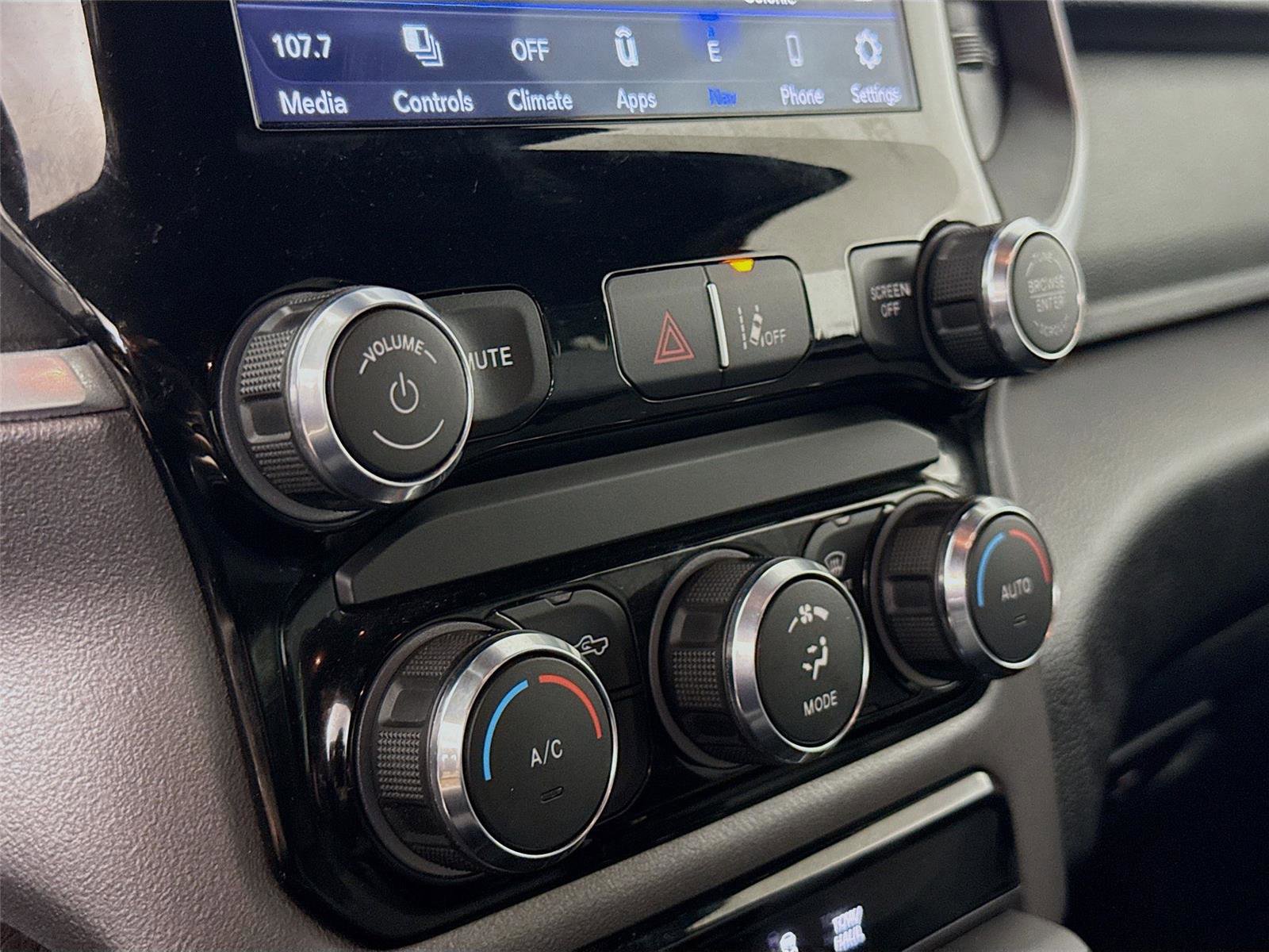 Used 2021 RAM 1500 Big Horn AWD/4WD image 17