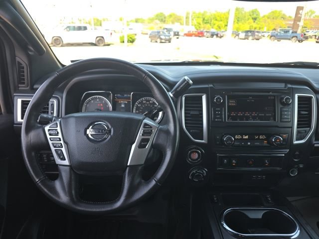 Used 2019 Nissan Titan SV w/ SV Convenience Package image 13