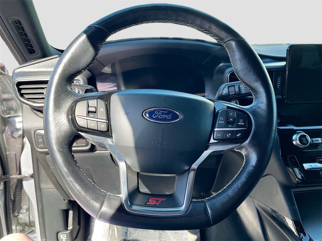 Used 2022 Ford Explorer ST image 11
