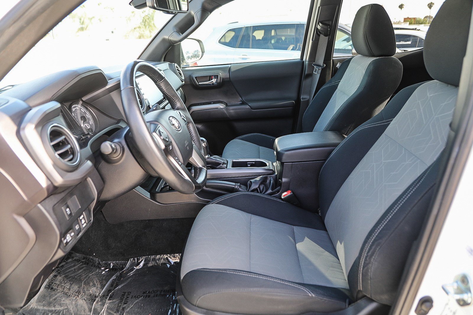 Used 2023 Toyota Tacoma TRD Off-Road AWD/4WD image 17