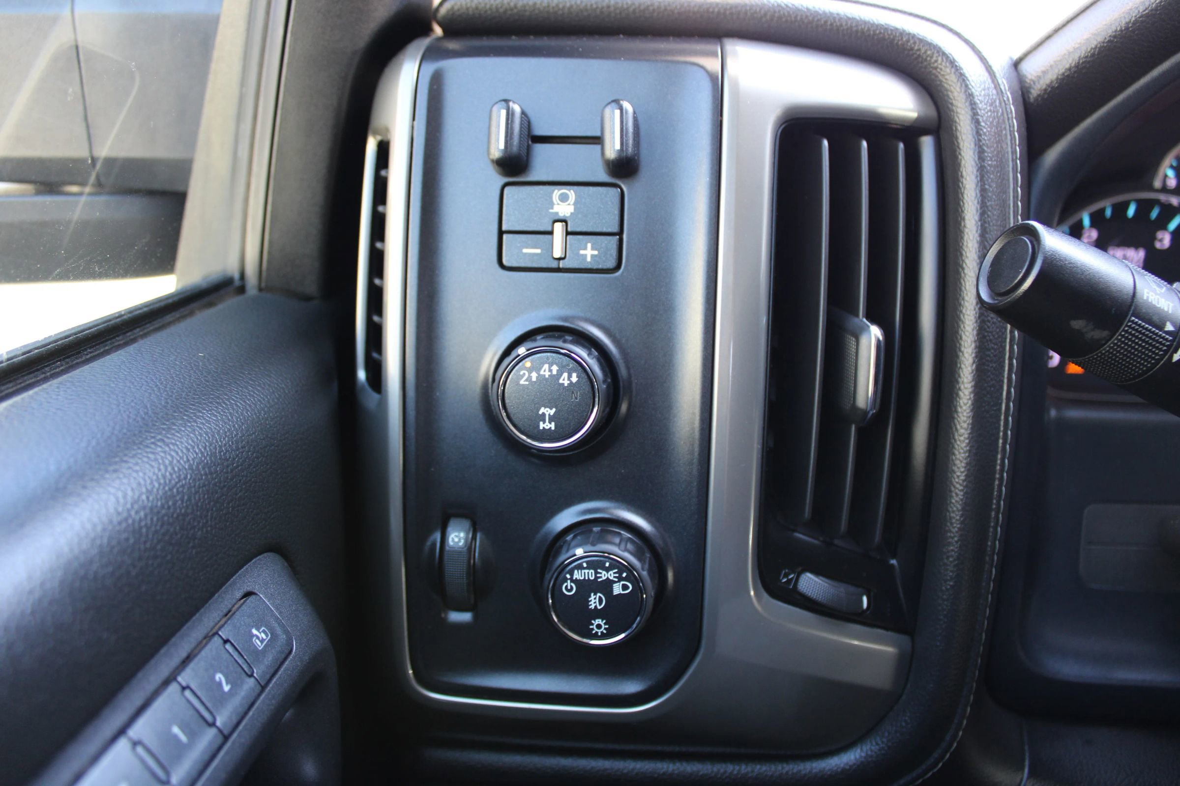 Used 2019 Chevrolet Silverado 2500 High Country w/ Duramax Plus Package image 21