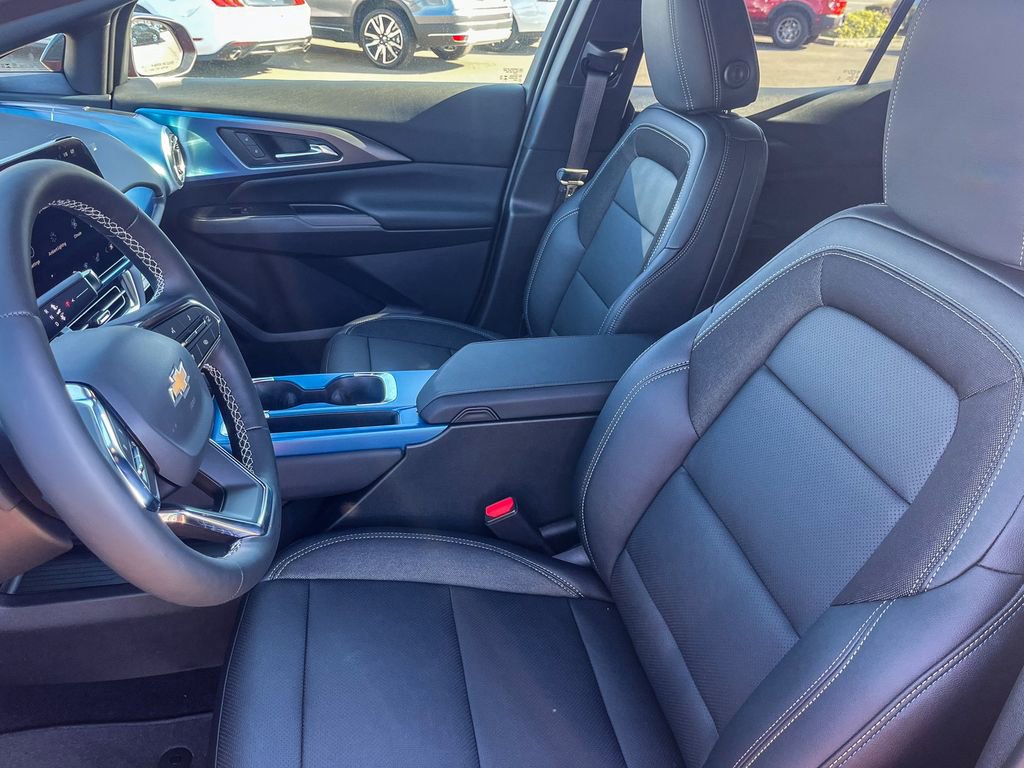 New 2026 Chevrolet Equinox EV LT image 16