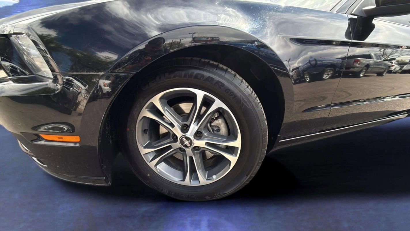 Used 2013 Ford Mustang Premium image 16