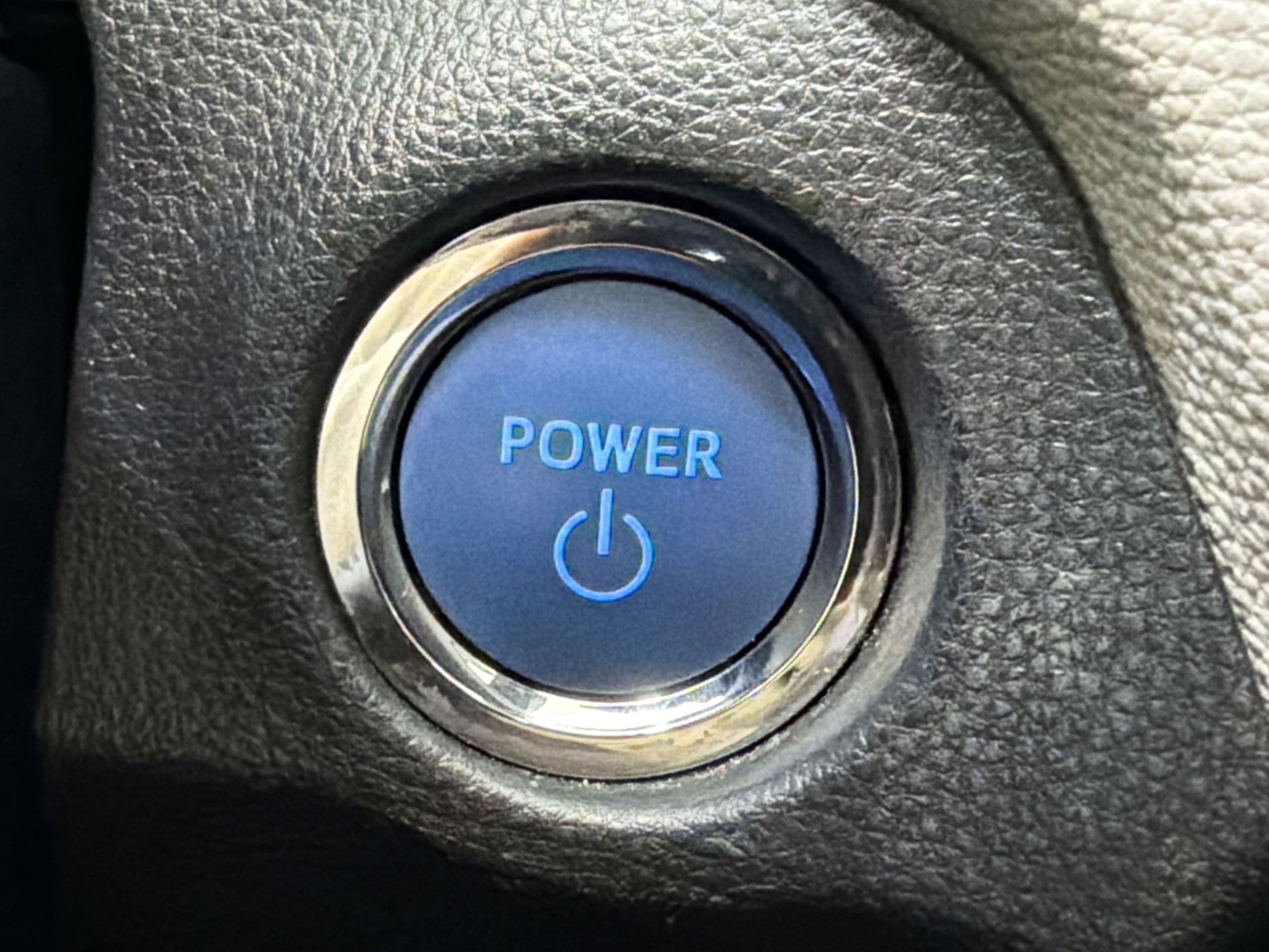 Used 2022 Toyota RAV4 XLE Premium AWD/4WD image 25