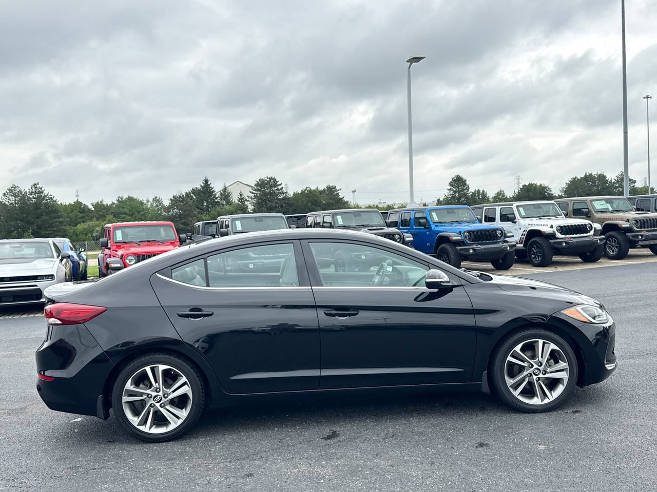 Used 2018 Hyundai Elantra Limited w/ Limited Ultimate Package 02 FWD image 2