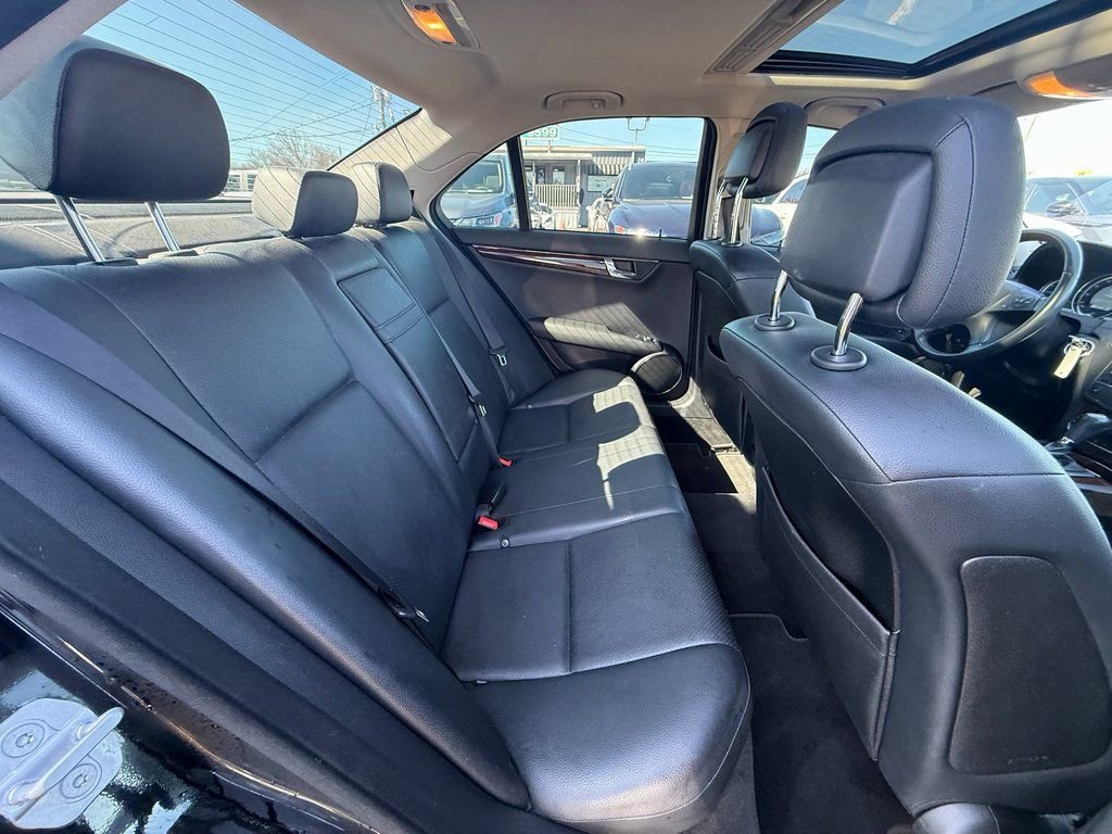 Used 2009 Mercedes-Benz C 300 Sedan image 21