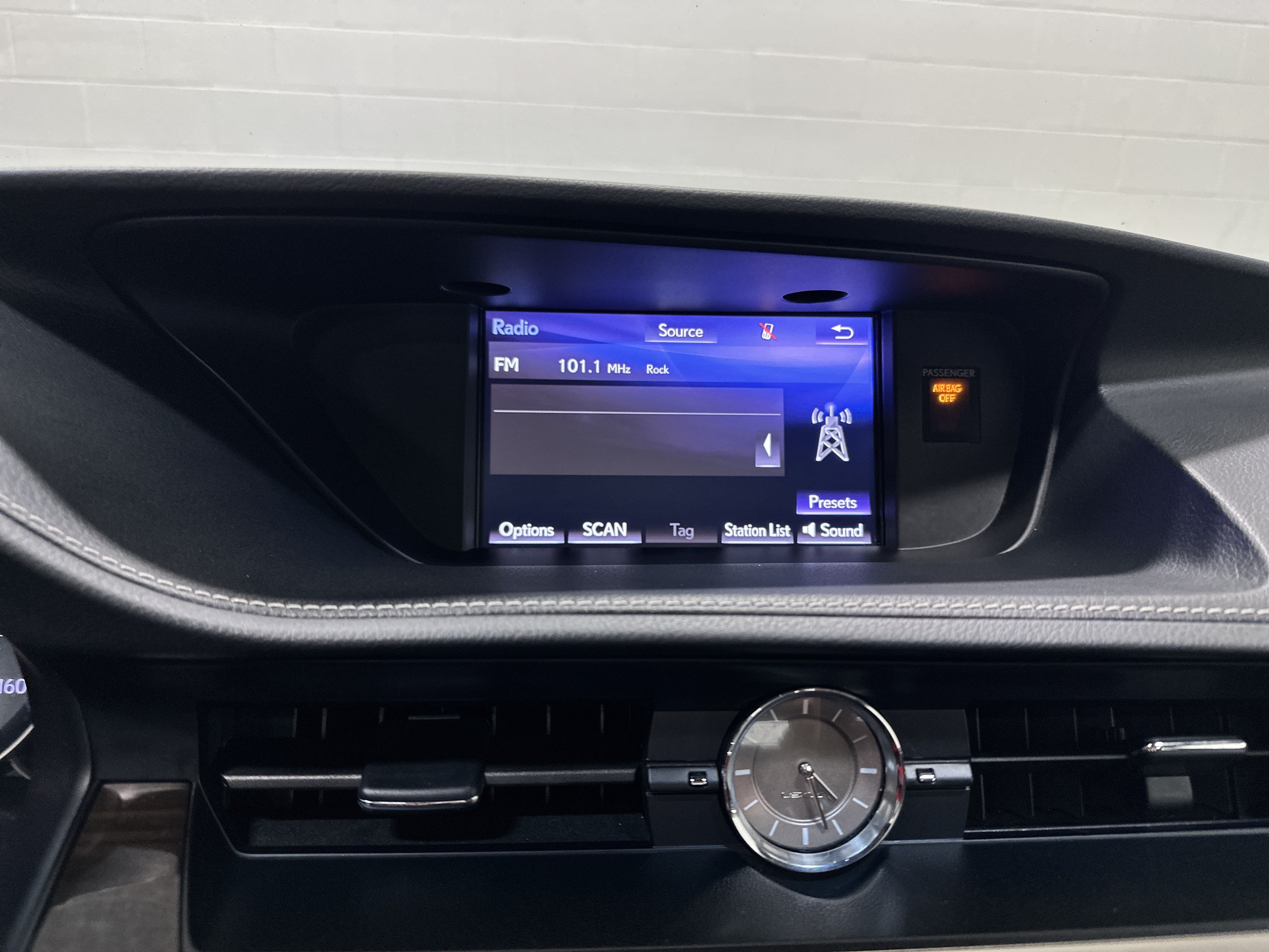 Used 2018 Lexus ES 350 w/ Navigation System Package FWD image 23