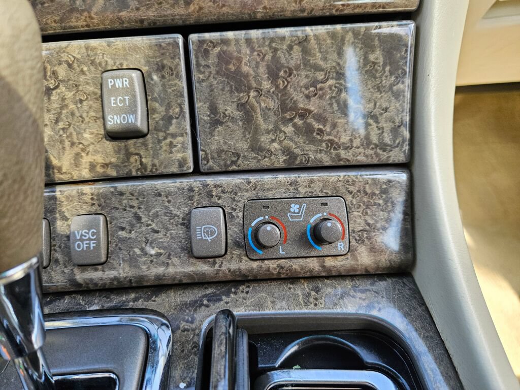 Used 2002 Lexus LS 430 RWD image 22