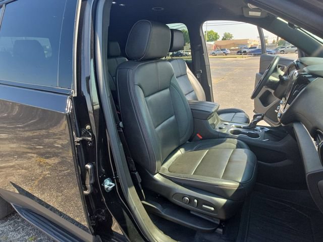Used 2022 Chevrolet Traverse RS w/ LPO, 'HIT The Road' Package FWD image 25