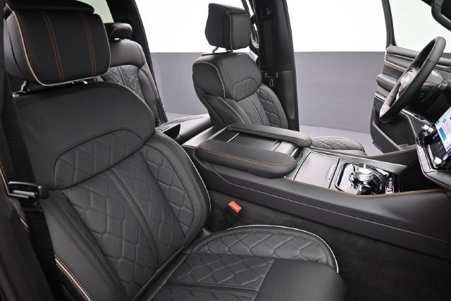 New 2026 Jeep Grand Wagoneer Summit AWD/4WD image 29