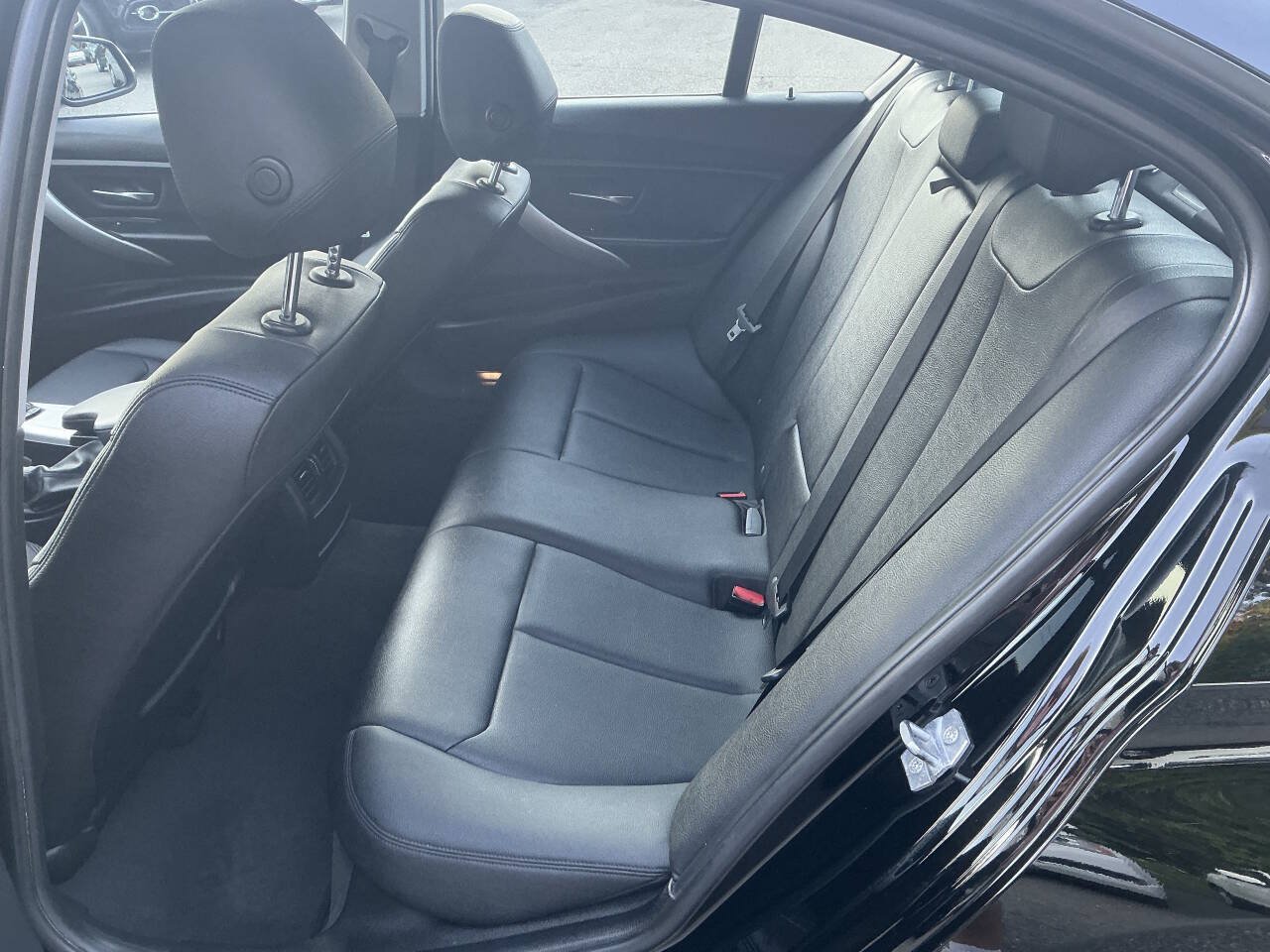 Used 2014 BMW 320i xDrive Sedan AWD/4WD image 30