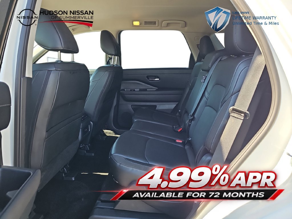 Used 2024 Nissan Pathfinder SL AWD/4WD image 15
