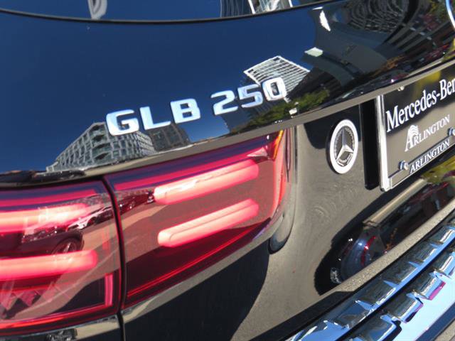 Used 2025 Mercedes-Benz GLB 250 4MATIC image 27