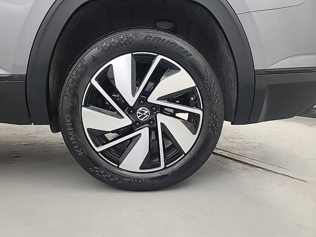 Used 2025 Volkswagen Atlas SE image 9