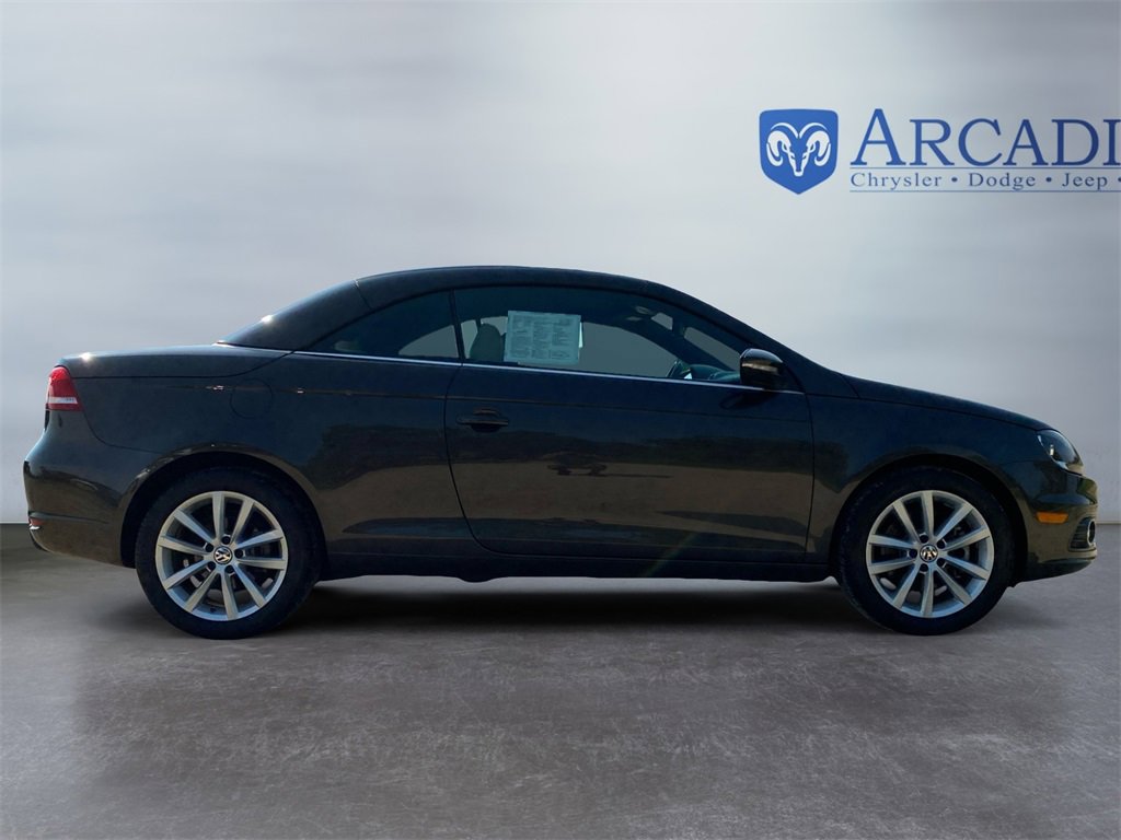 Used 2014 Volkswagen Eos w/ Sport Package image 6