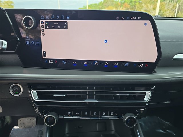 Used 2024 Chevrolet Traverse LT image 18