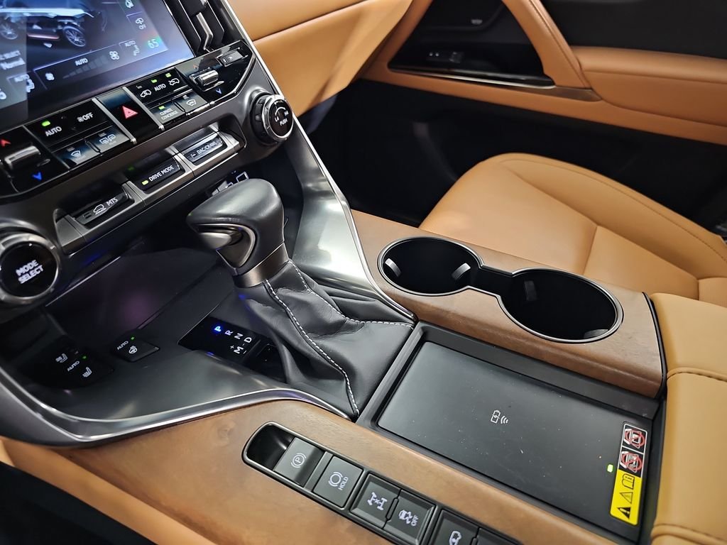 Certified 2024 Lexus LX 600 4WD w/ Luxury Package image 25