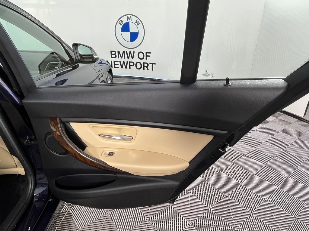 Used 2017 BMW 320i xDrive 320i xDrive image 22