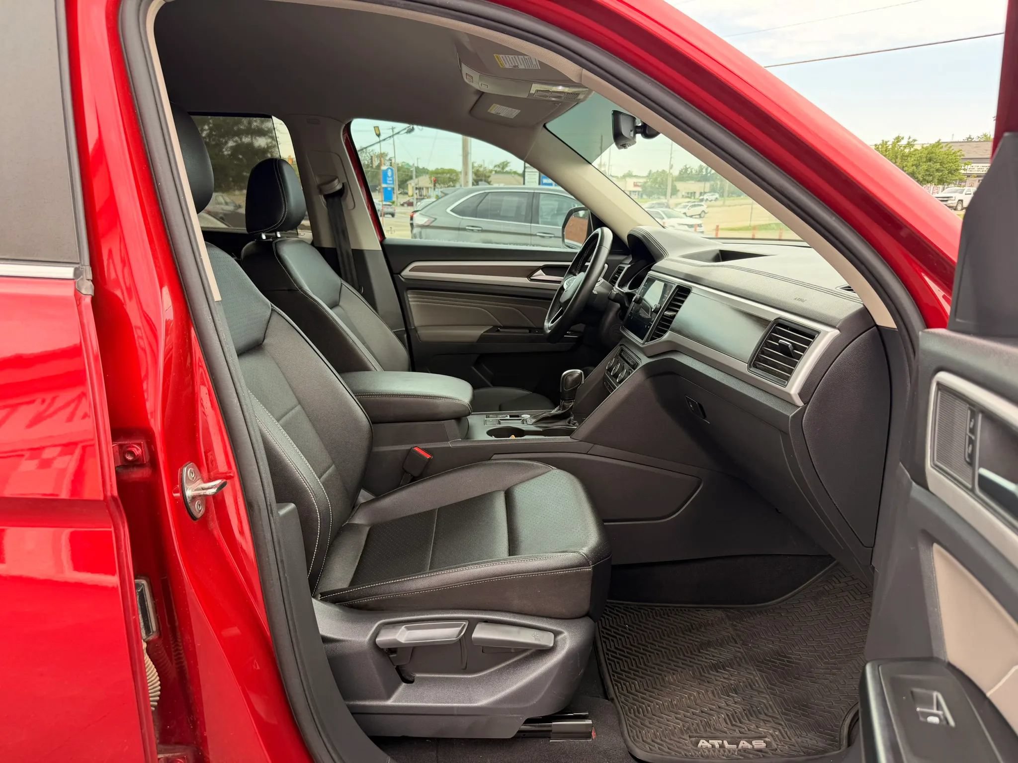 Used 2021 Volkswagen Atlas SE FWD image 35