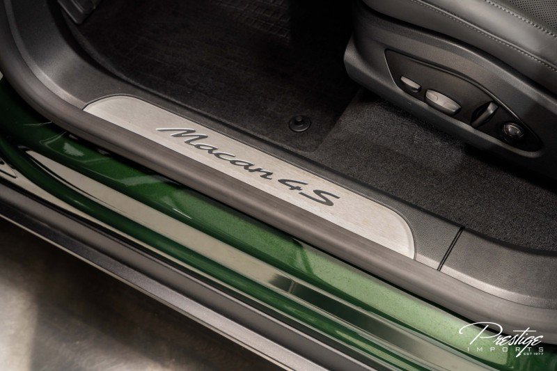 Used 2025 Porsche Macan 4S Electric image 24