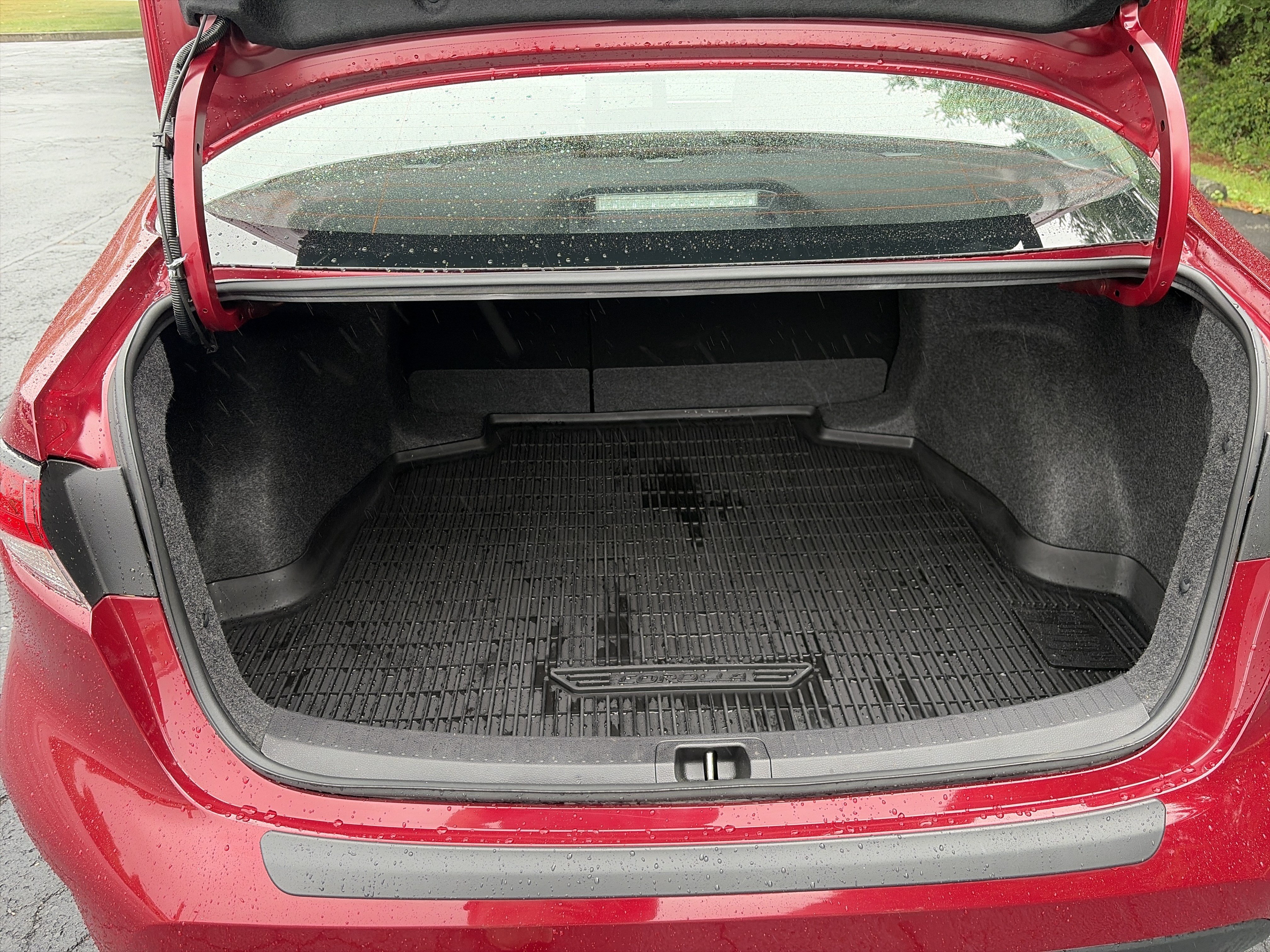 Used 2025 Toyota Corolla LE FWD image 19