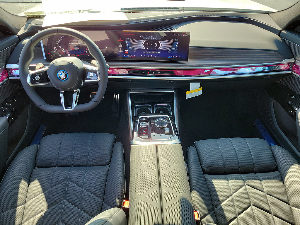 New 2026 BMW 750e xDrive w/ Premium Package AWD/4WD image 11
