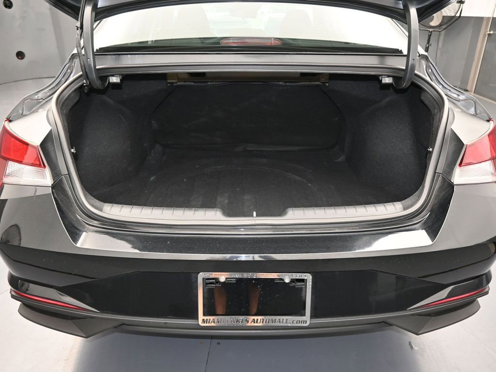Used 2023 Hyundai Elantra SEL image 34