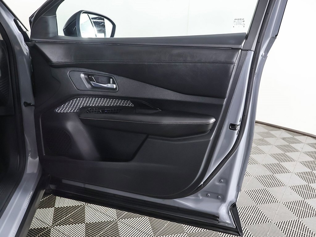 Used 2023 Nissan Ariya FWD image 22