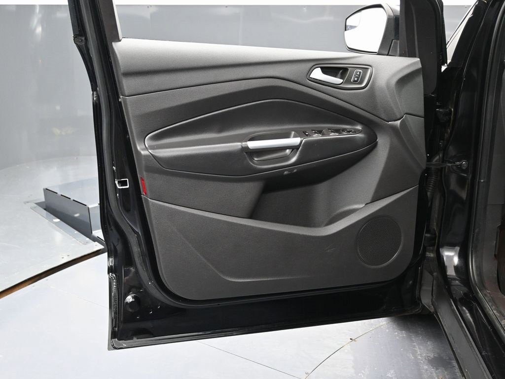 Used 2019 Ford Escape SE image 38