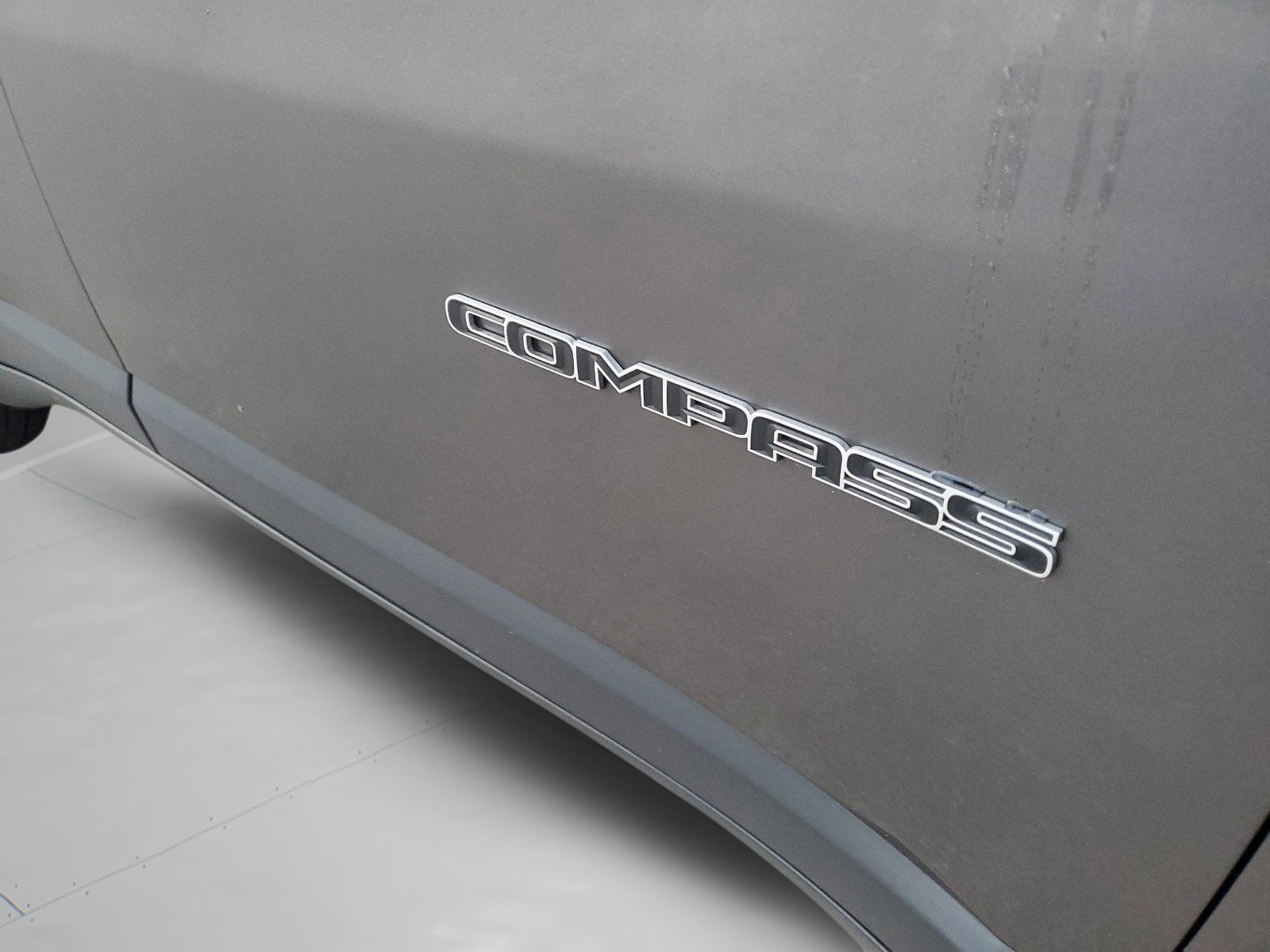 Certified 2024 Jeep Compass Sport image 30