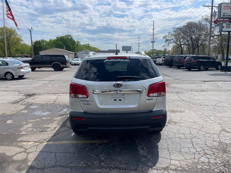 Used 2012 Kia Sorento LX w/ Third Row Pkg FWD image 6