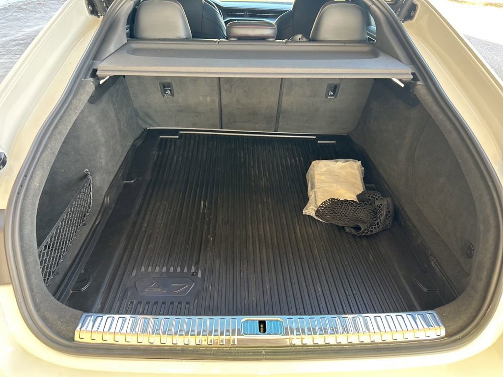 Used 2022 Audi RS 7 Sportback w/ Black Optic Package image 35