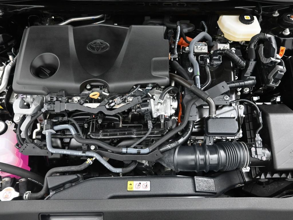 Used 2025 Toyota Camry SE image 30