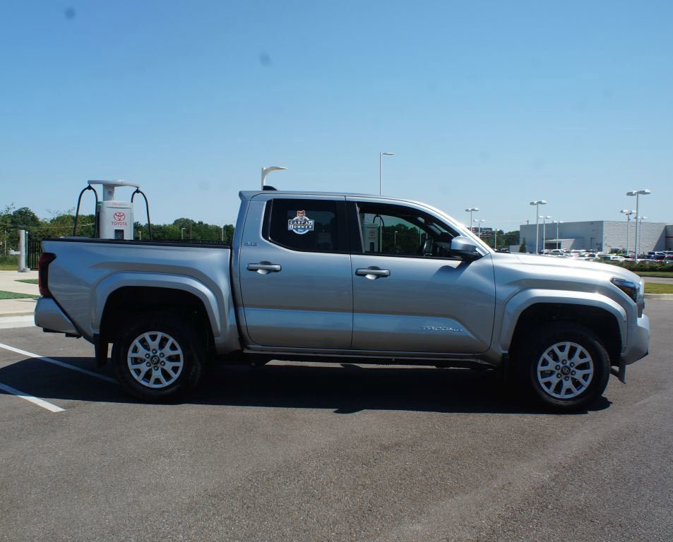 Used 2026 Toyota Tacoma SR5 AWD/4WD image 21