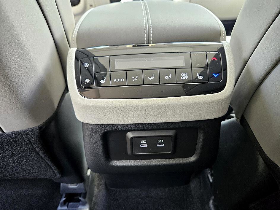 New 2026 INFINITI QX60 Luxe image 11