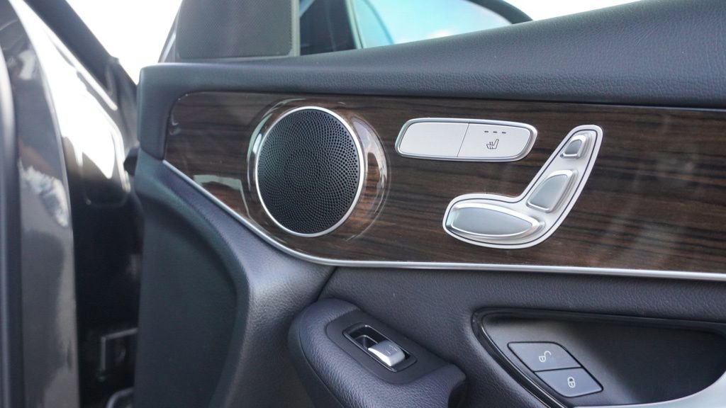 Used 2021 Mercedes-Benz GLC 300 image 25