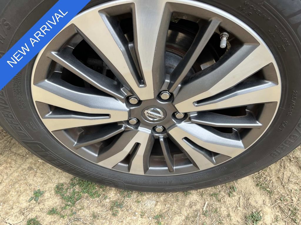 Used 2019 Nissan Pathfinder SV w/ Cargo Package image 11