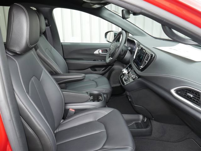 New 2027 Chrysler Pacifica Select FWD image 27
