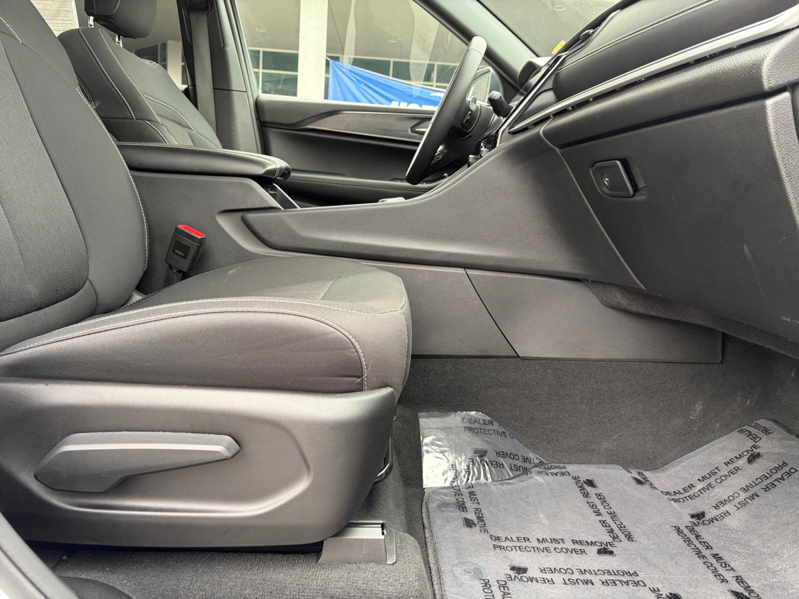 Used 2025 Jeep Grand Cherokee Laredo w/ Trailer Tow Package image 30