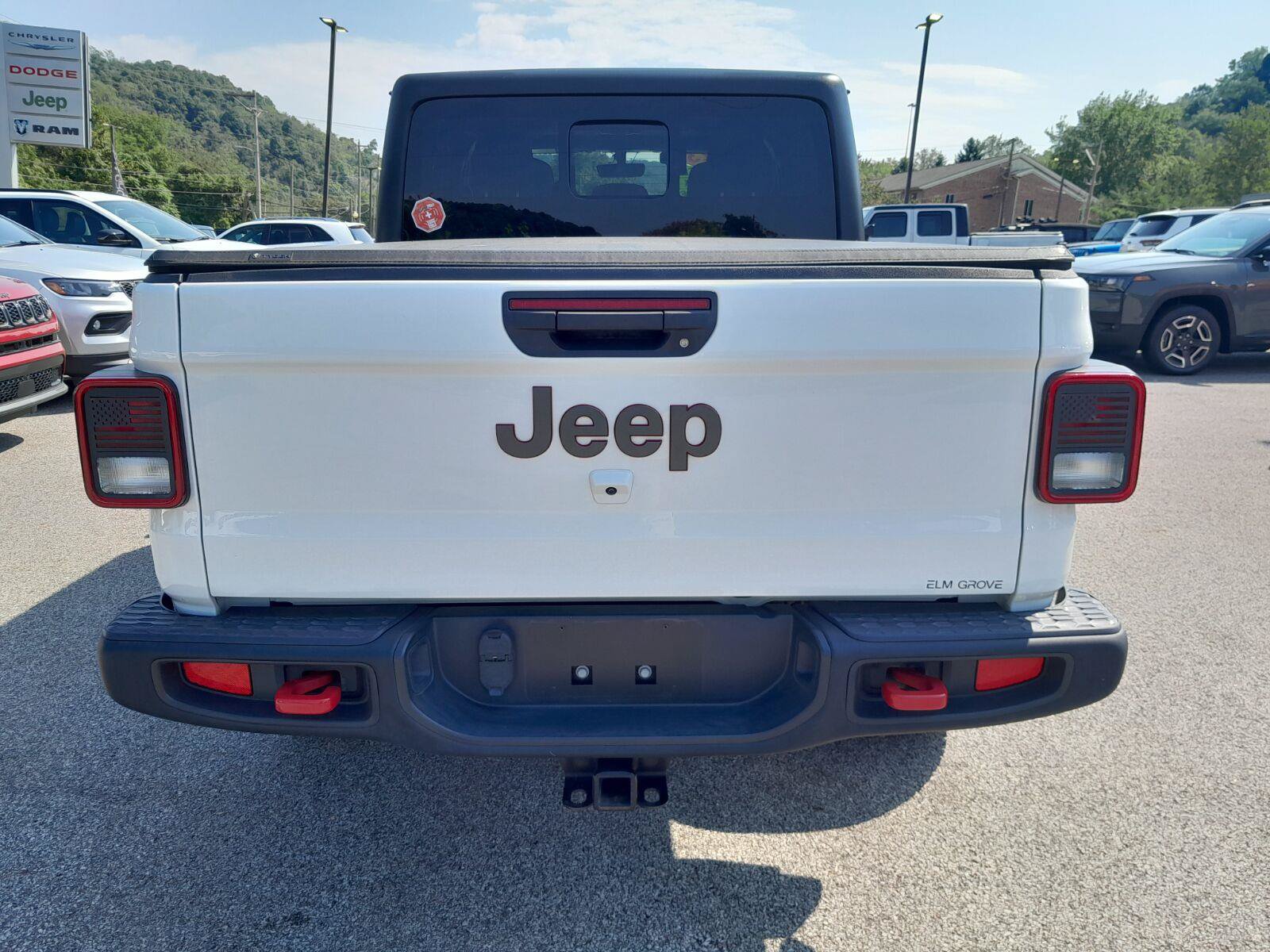 Used 2023 Jeep Gladiator Rubicon w/ Cold Weather Group AWD/4WD image 6