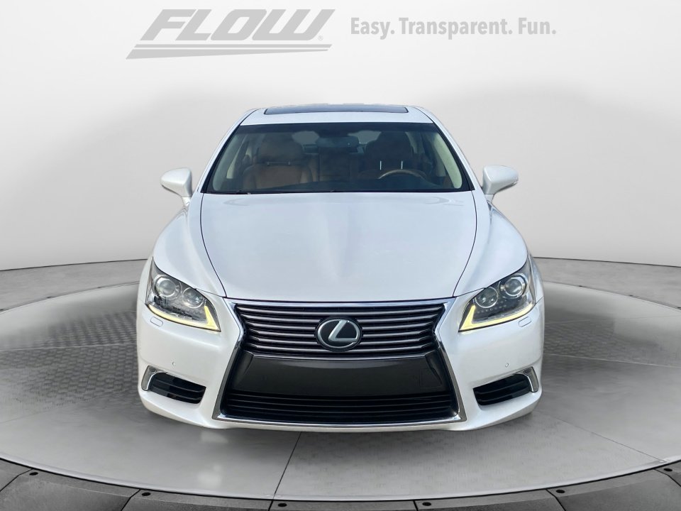 Used 2016 Lexus LS 460 image 2