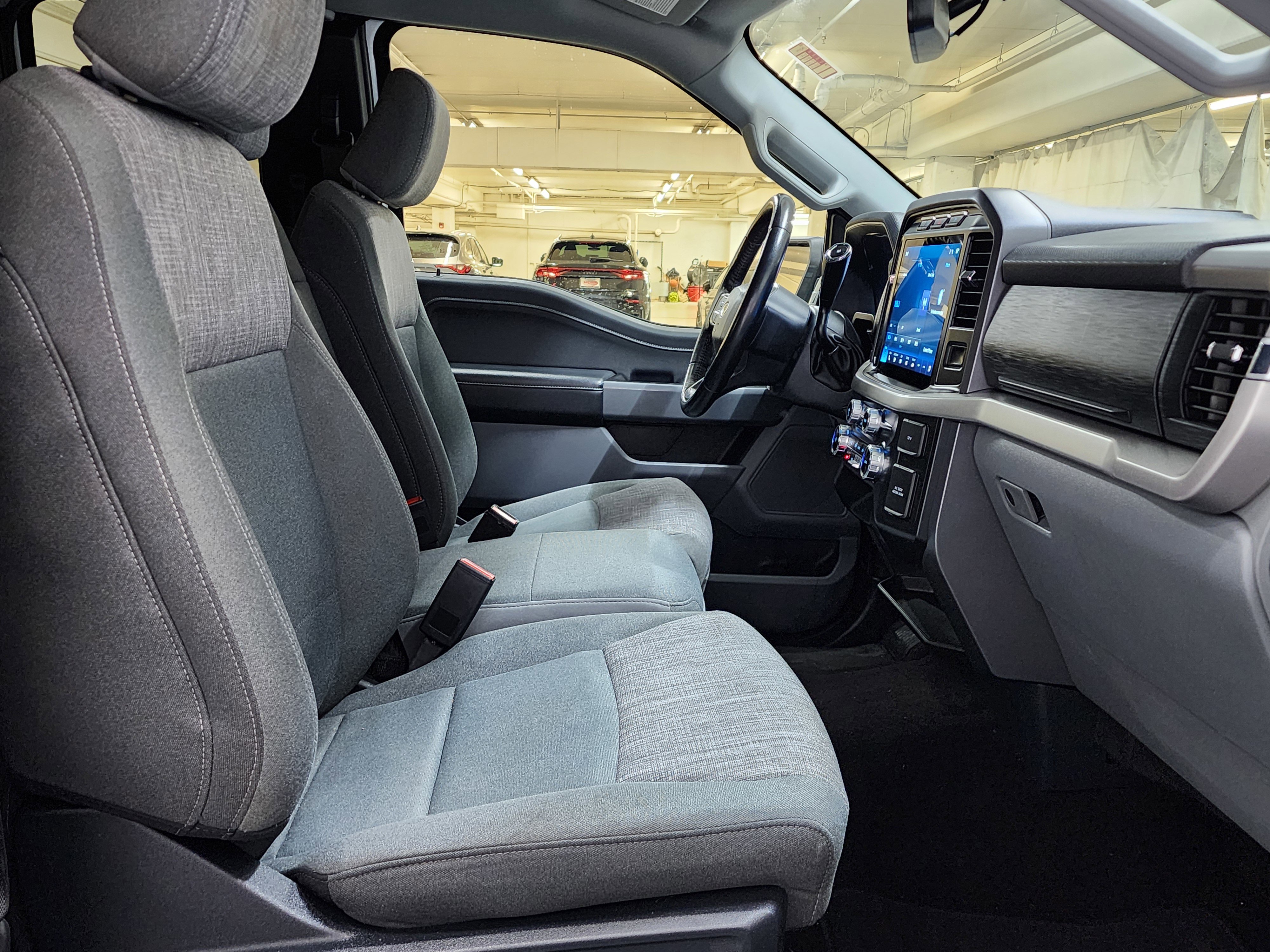 Used 2022 Ford F150 XLT w/ Equipment Group 302A High image 17