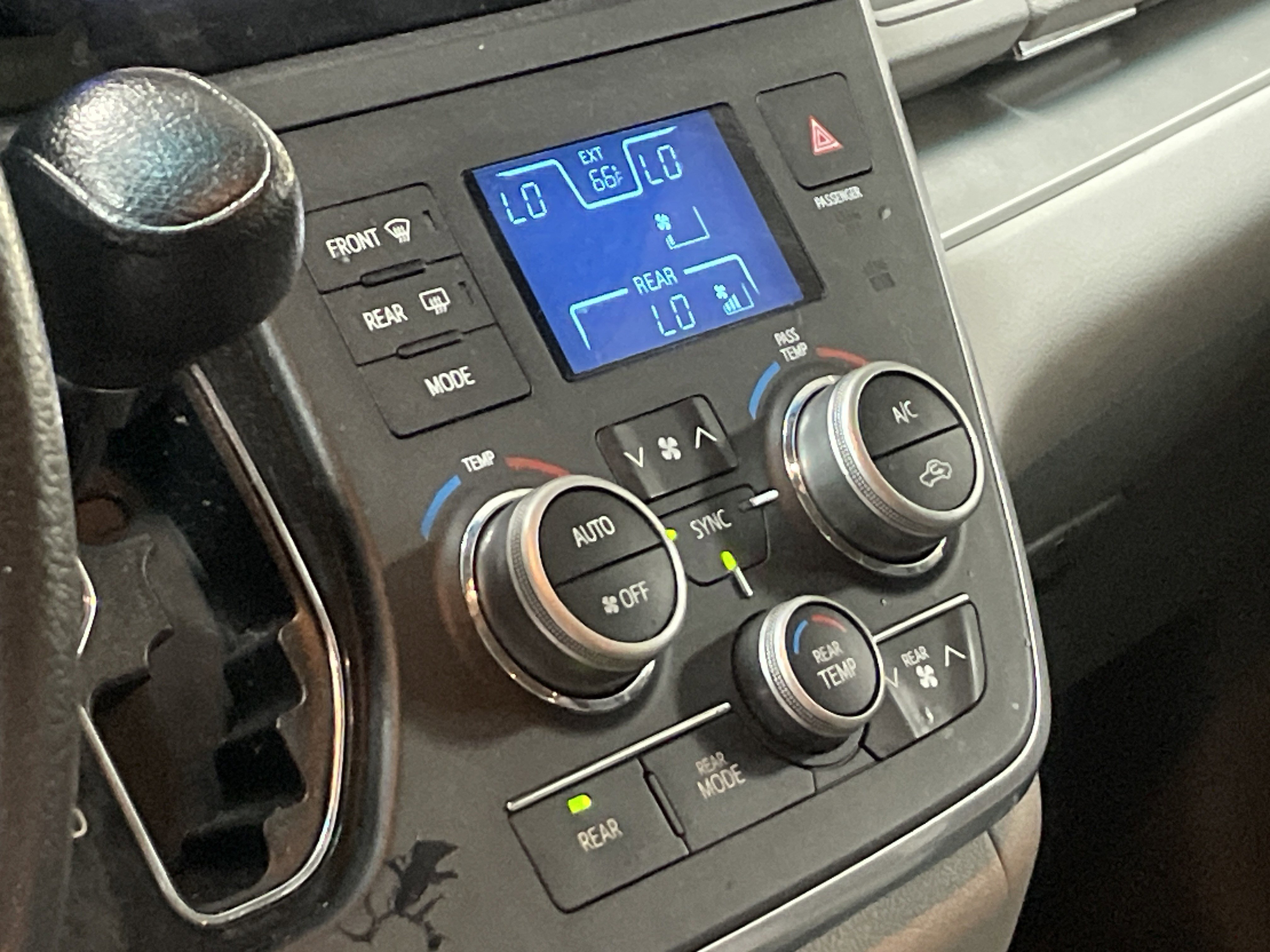 Used 2017 Toyota Sienna LE image 10