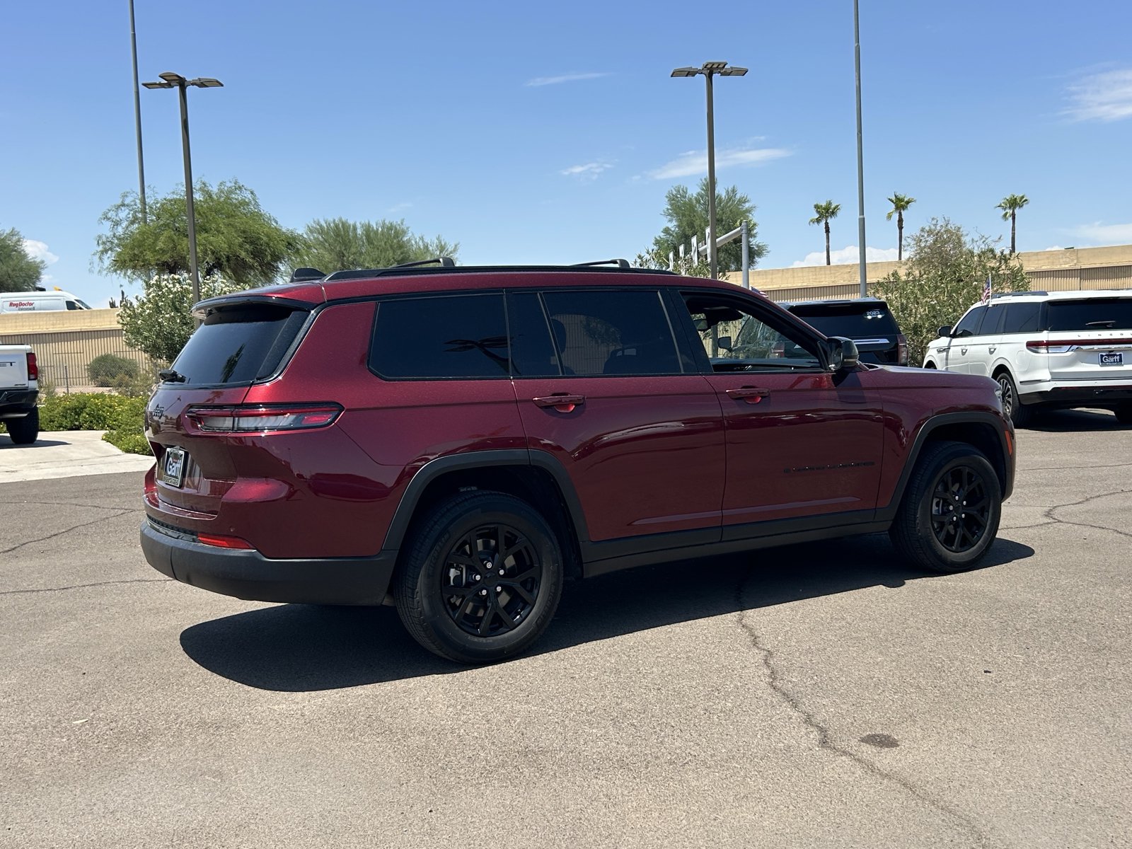 Used 2024 Jeep Grand Cherokee L Altitude AWD/4WD image 5