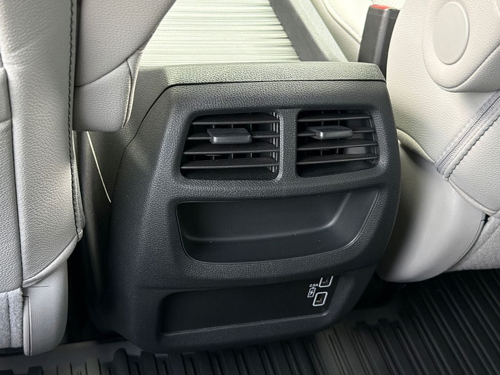 Used 2023 Honda Passport EX-L image 11