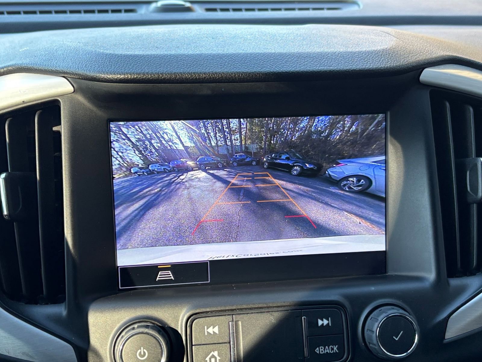 Used 2024 GMC Terrain SLT image 25