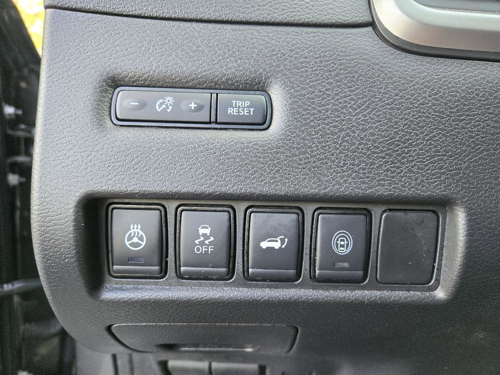 Used 2020 Nissan Murano SL w/ Moonroof Package AWD/4WD image 16
