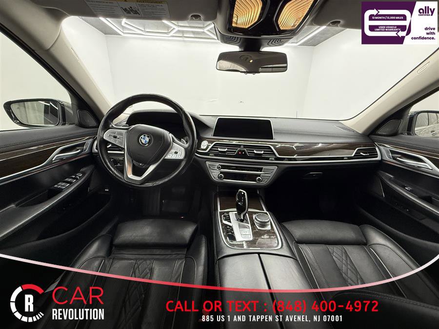 Used 2020 BMW 740i RWD image 9