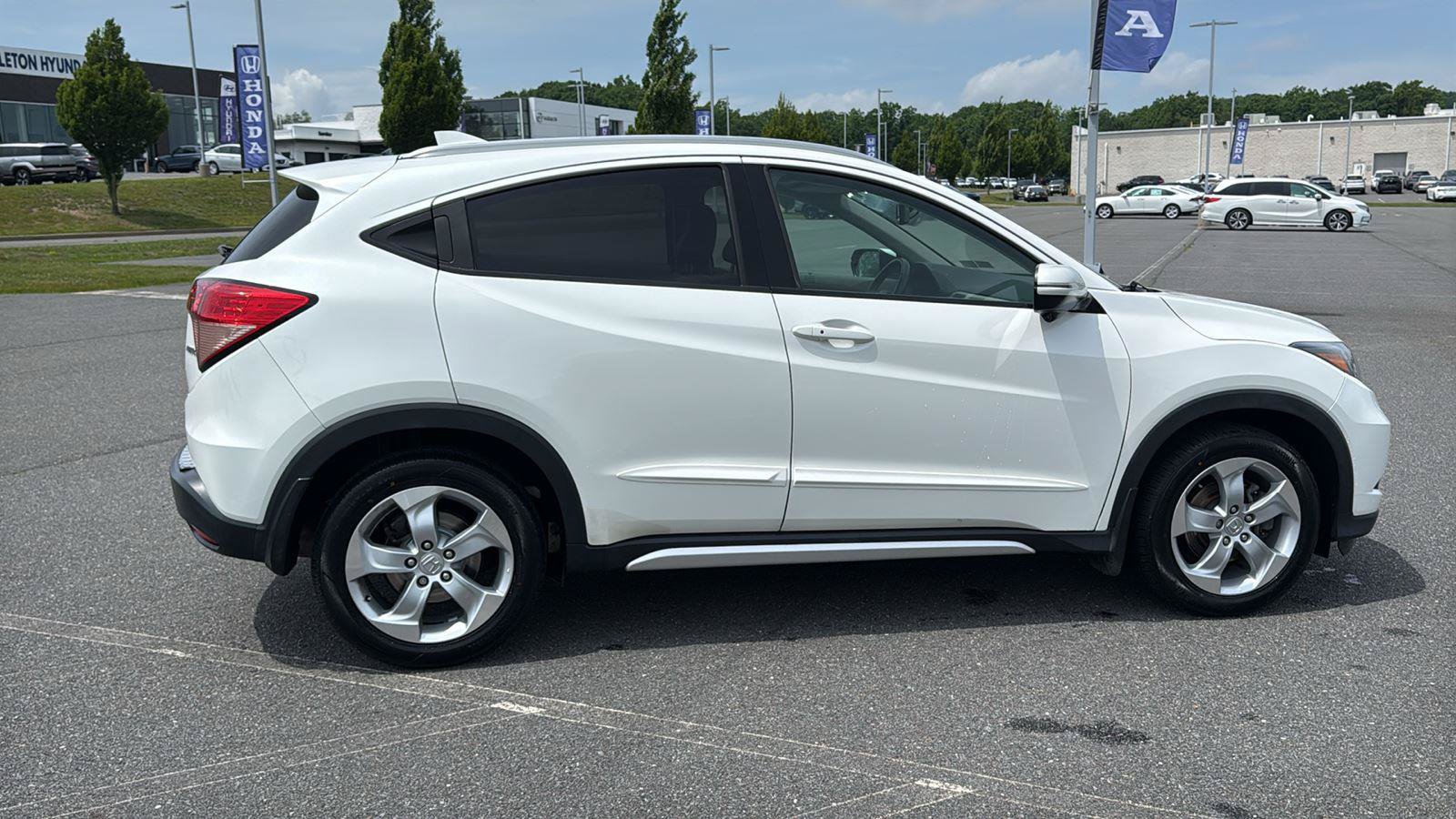 Used 2016 Honda HR-V EX-L image 4