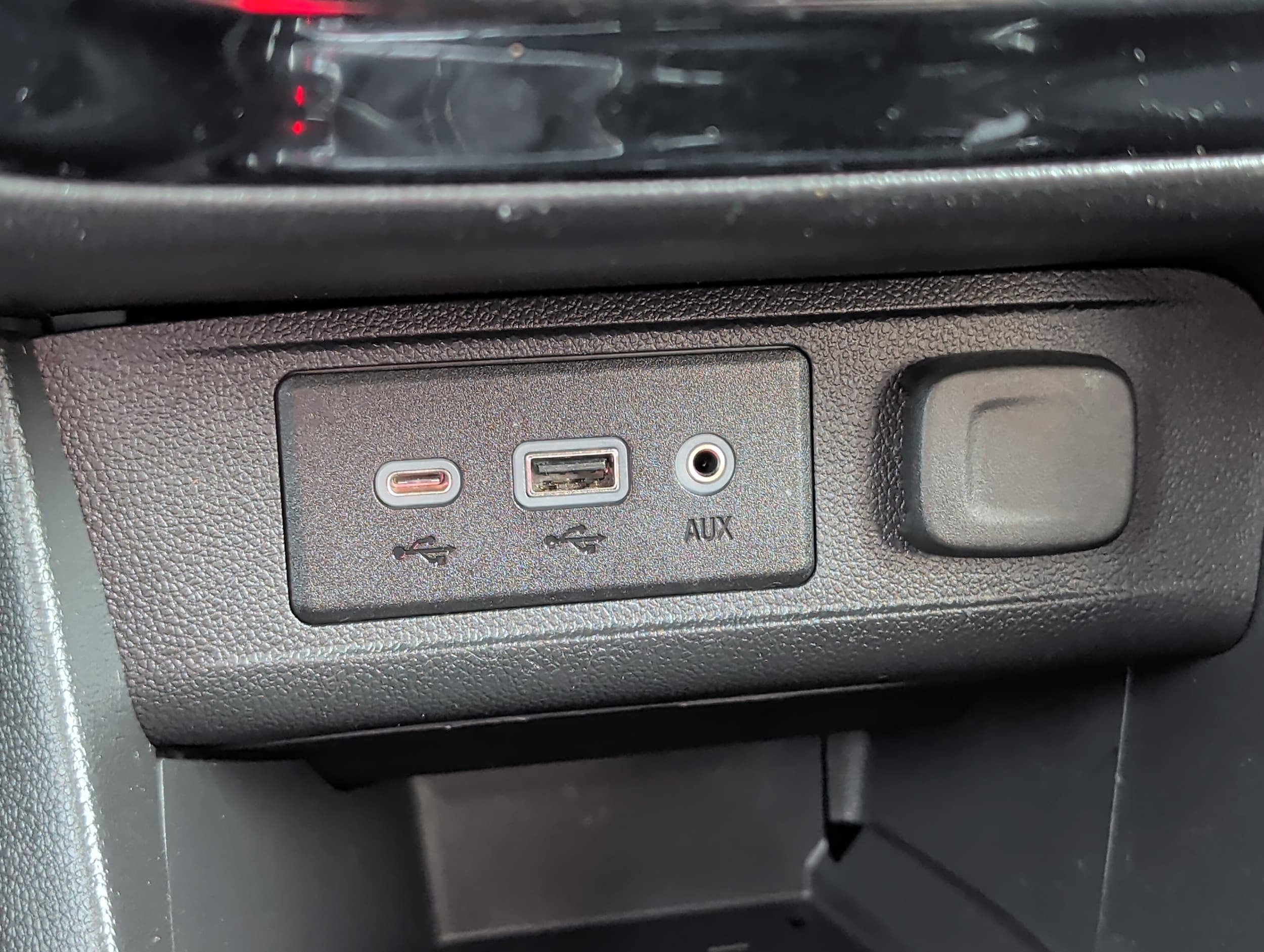 Used 2022 Buick Encore GX Select w/ Sport Touring Package image 26